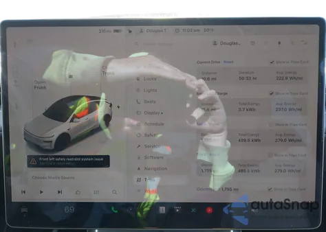 2026 Tesla Model Y Long Range Launch Series/Premium All-Wheel Drive z USA, uszkodzony, nr VIN 7SAYGDEE1TA393717